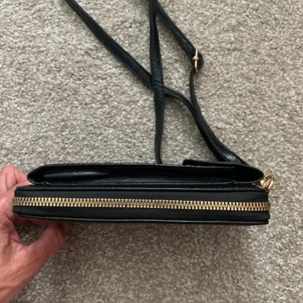 NWOT Montana West Leather Zip Around Phone Wallet